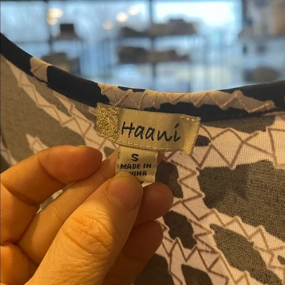 Haani Black and White Abstract Maxi Dress short sleeved - Picture 3 of 6